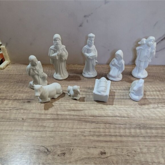 Santas Collection white Bisque Porcelain Nativity Figurine set of 9 Christmas - Picture 4 of 6
